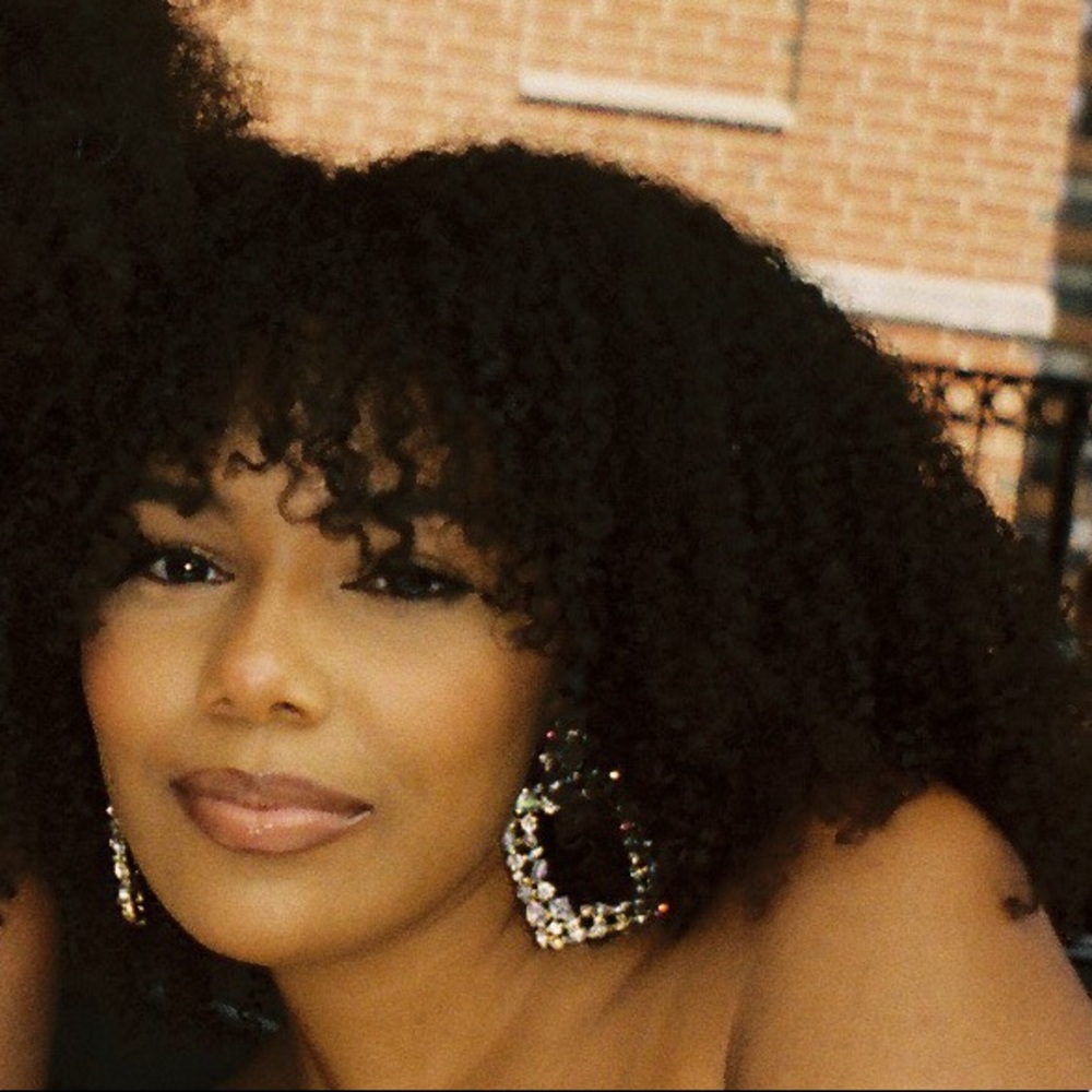 Meet your Posher, Gia